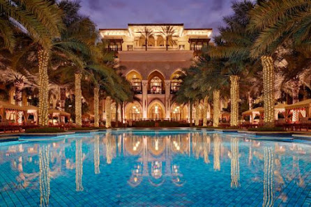 Emirates Palace Mandarin Oriental thumb 2
